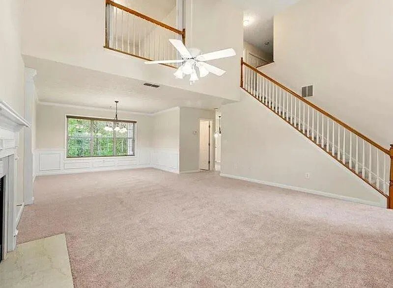 4 bed, 2.5 bath, 2154 sqft, $2,599 — Photo 3