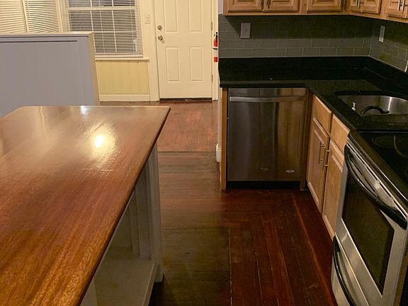 3rd image of 194 Glenwood Ave #1R