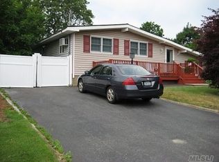 40 Peter Rd, Ronkonkoma, NY 11779
