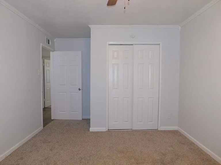 5529 Gates Dr — Photo 13