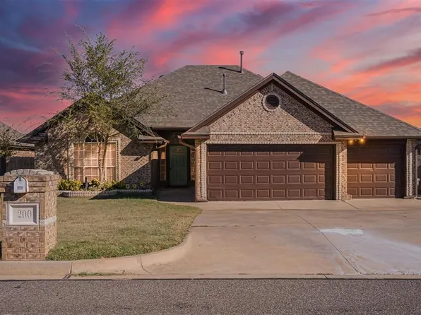 200 Stoneridge Ln, Midwest City, OK 73130
