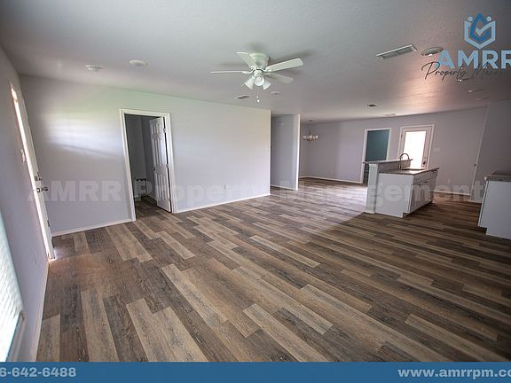5th image of 1014 Helena Ave