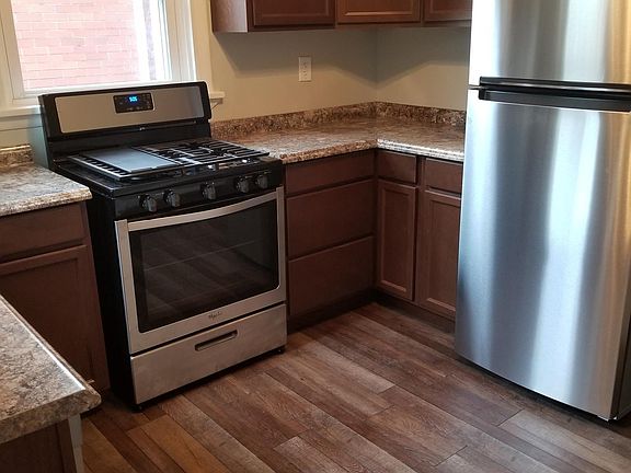 New Kitchen , Gas Stove, Dishwasher, Microwave, Stainless Appliances