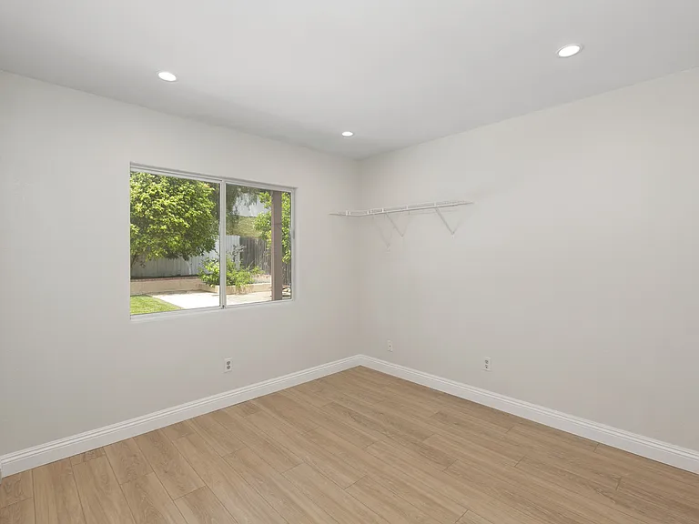 3428 Meadow View Dr — Photo 26