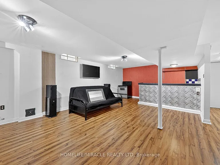88 Reed Dr — Photo 33