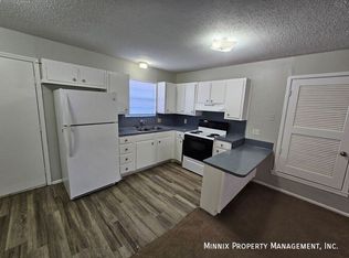 2403 W 19th St #B, Plainview, TX 79072