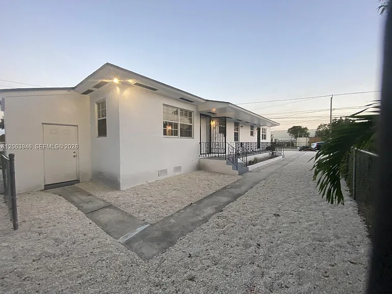217 NW 48th St #2 — Photo 9