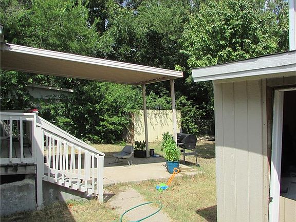 5th image of 1302 Carol Way