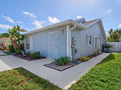 1734 Royal Forest Court, West Palm Beach, FL, 33406