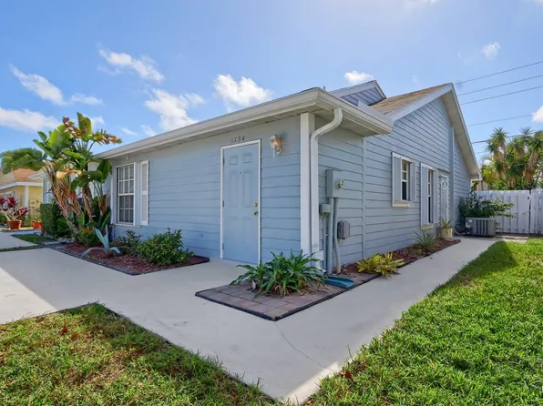 1734 Royal Forest Court, West Palm Beach, FL 33406