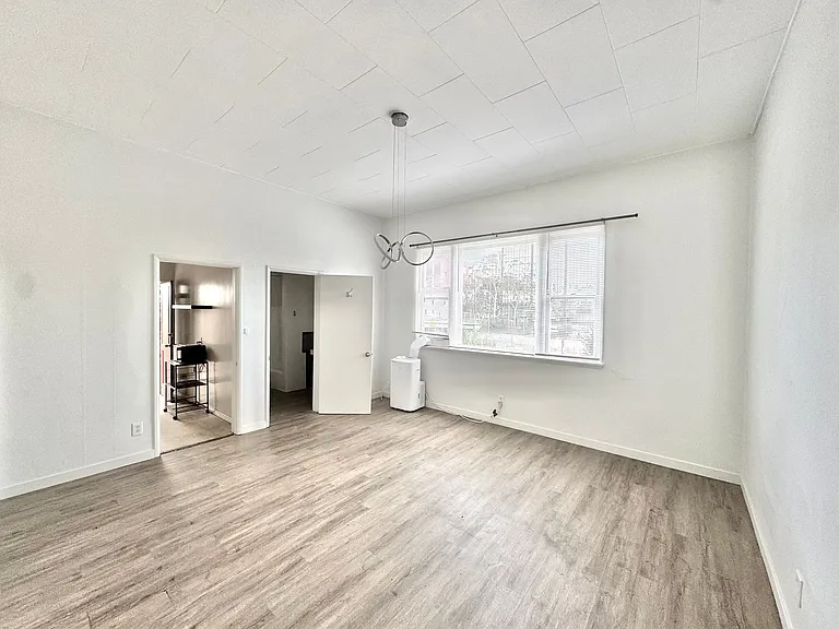 Nerney Apartments — Photo 18