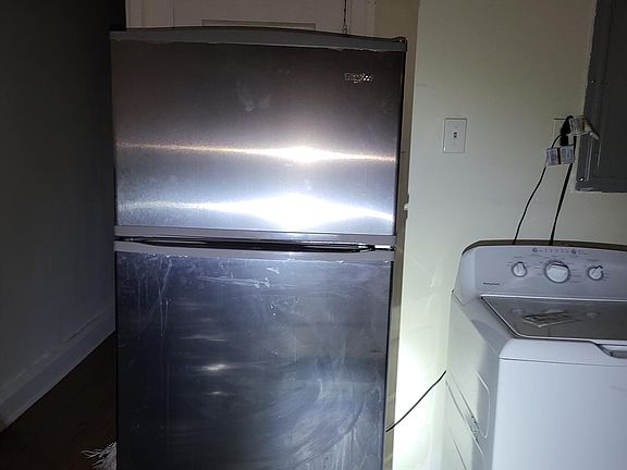 3rd image of 4040 E Roosevelt Blvd Floor 2
