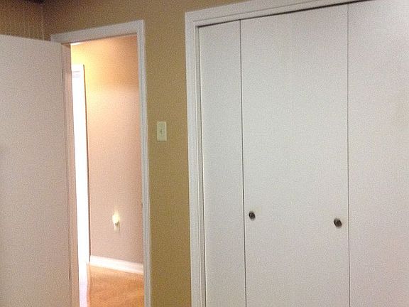 4th image of 9830 E Park Ave