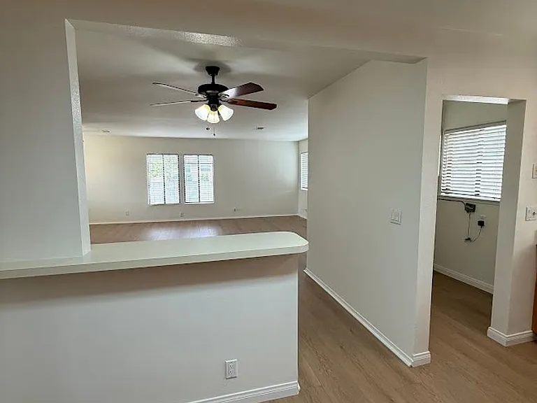 10866 Gerald Ave — Photo 10
