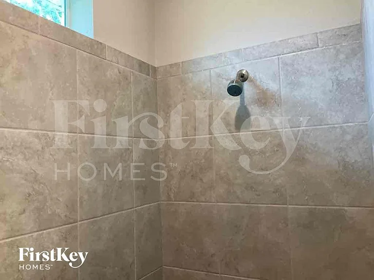2216 NW 18th Ter — Photo 11
