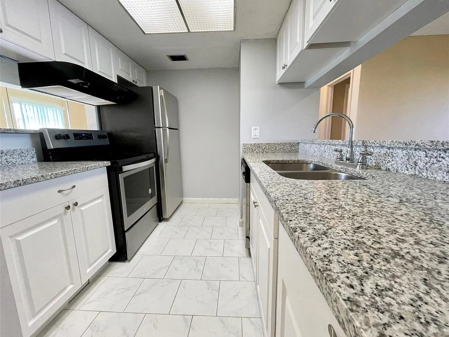 2 bed, 2.0 bath, 1090 sqft, $1,875 — Photo 3