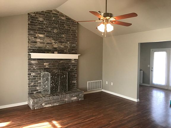 2nd image of 1444 E Cardinal Dr