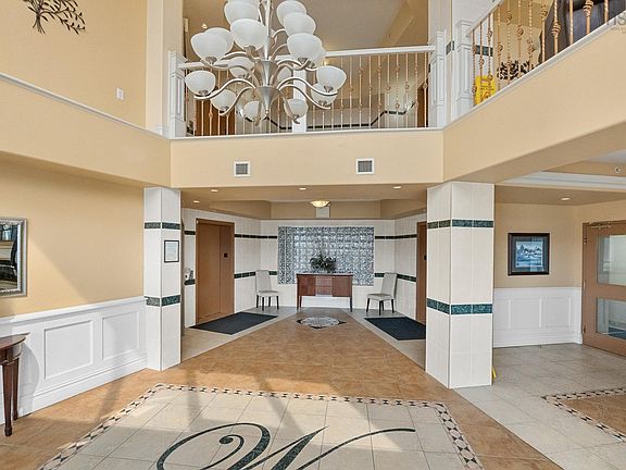 3rd image of 767 Parkland Dr Unit 318