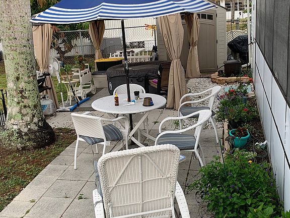 Side patio