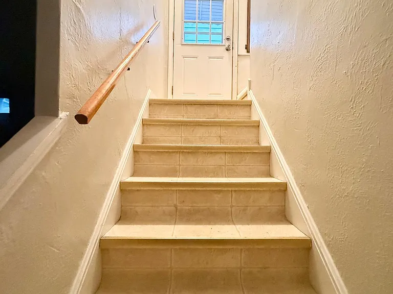4706 Redfern Rd — Photo 36