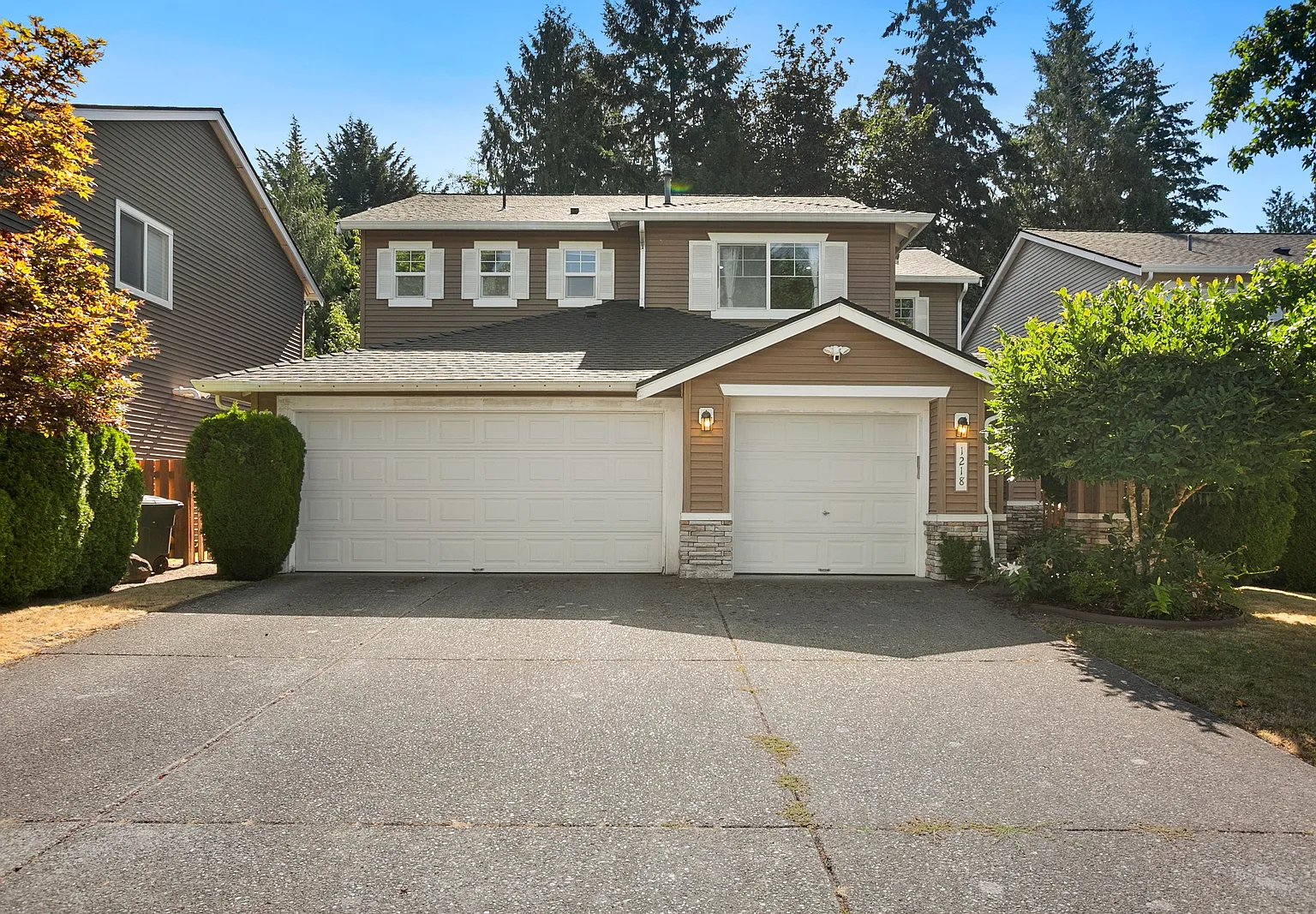 4 bed, 2.5 bath, 2170 sqft, $3,950 — Photo 1