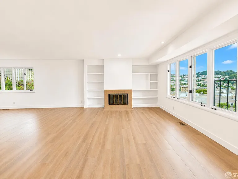 67 Grand View Ave — Photo 1