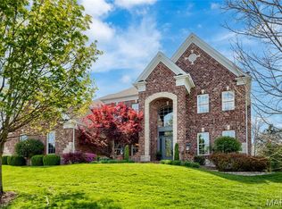701 Boxwood Manor Ct, Ballwin, MO