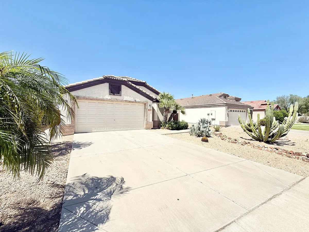 2 bed, 2.0 bath, 1321 sqft, $2,099 — Photo 4