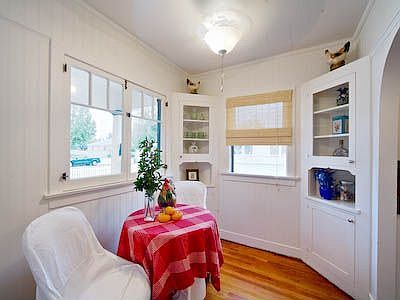 Kitchen nook