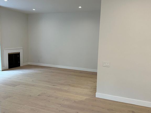 4th image of 1813 Thayer Ave Unit A