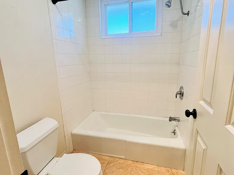 1250 E Corson St #6 — Photo 19