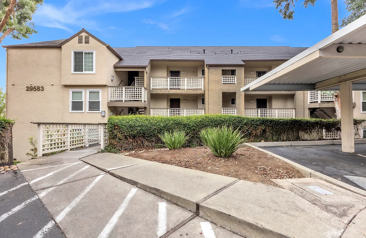 1 bed, 643 sqft, $2,500 — Photo 1