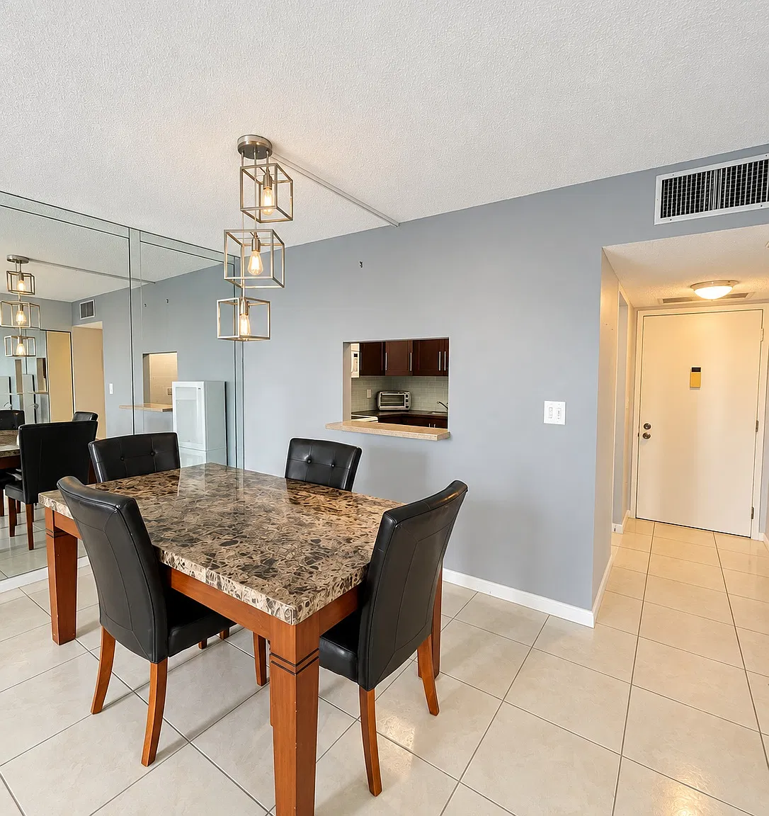 1 bed, 1.5 bath, 792 sqft, $1,400 — Photo 4