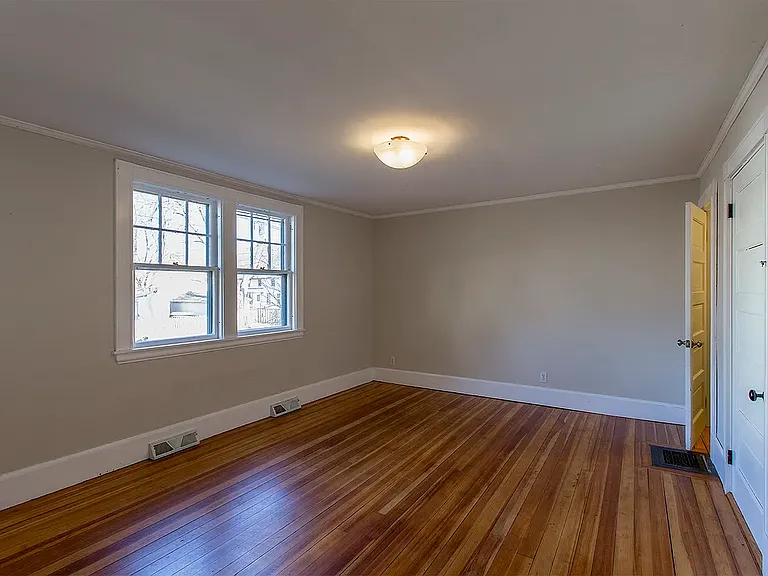 1 Beech St — Photo 10