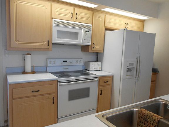 3rd image of 6623 Casa Loma NE