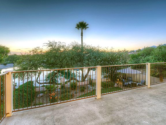 3rd image of 2401 N Sun Lake Pl