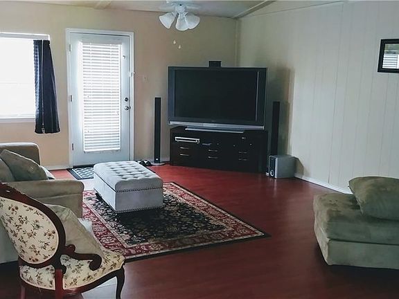 3rd image of 2921 Emberwood Dr