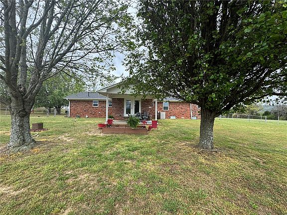 3rd image of 111 Grady Ln
