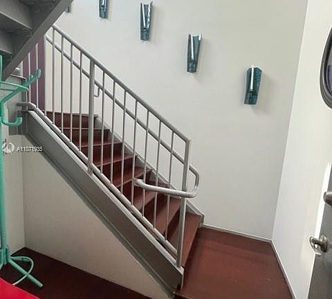 2nd image of 1600 Euclid Ave APT 211