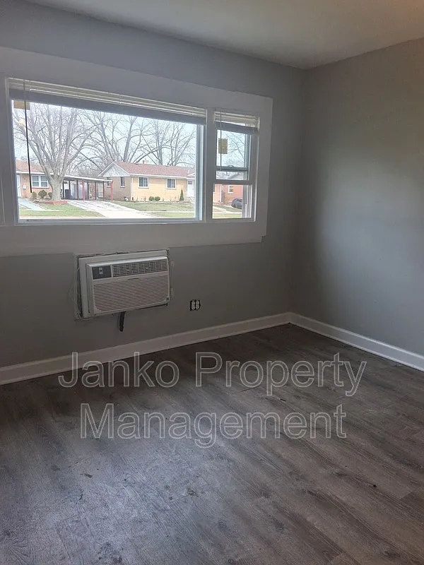 Building Photo - 392 Hickory St #1E