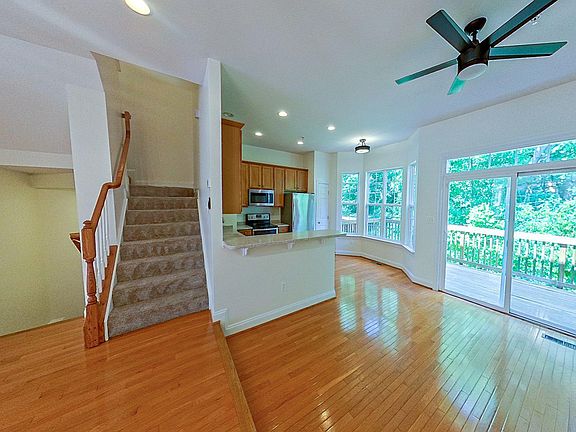 2nd image of 3905 Chelsea Park Ln #9