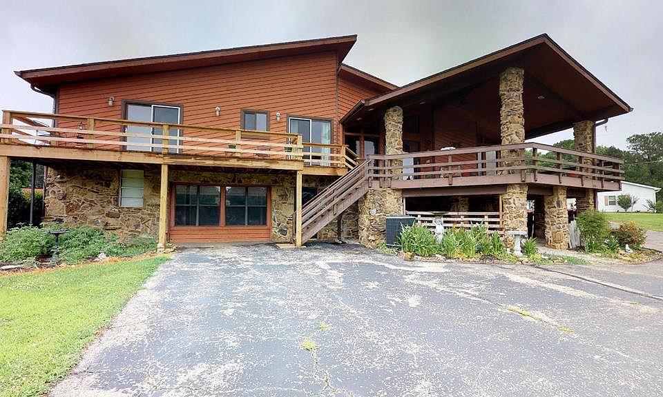 1st image of 305 Crattie Dr