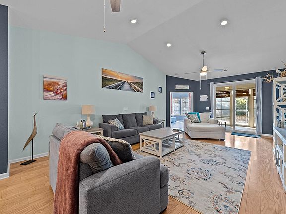 5th image of 107 Chenoa Dr. #A
