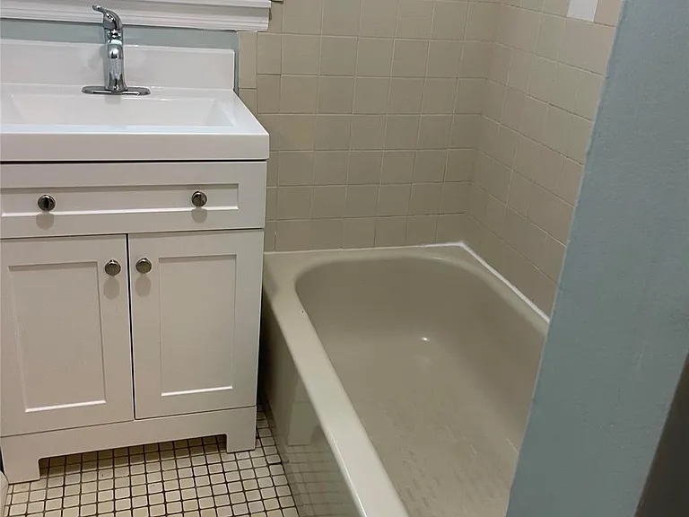 206 Dickinson Ave — Photo 5