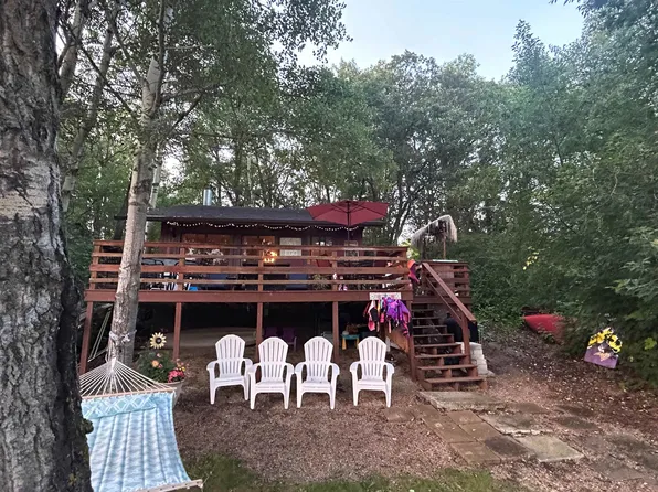 122 Longview Rd W, Bottineau, ND 58318