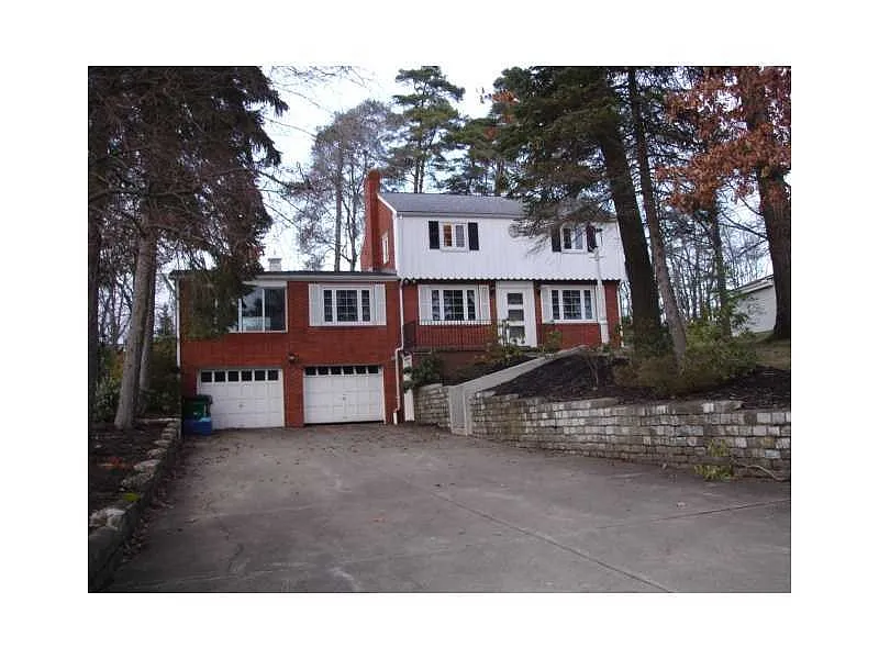 215 North Dr photo 1