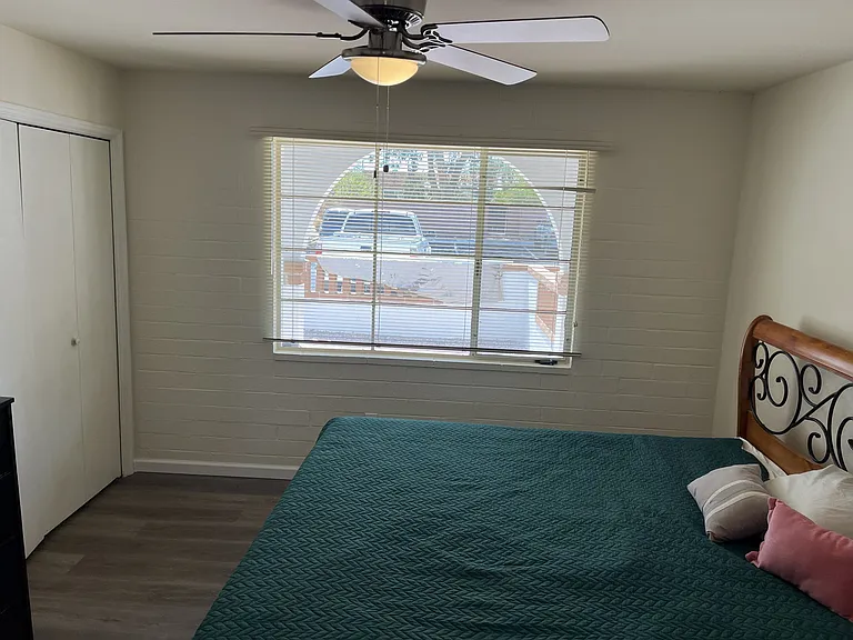 329 S Paseo Tierra #D — Photo 8