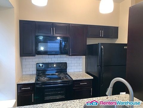 3rd image of 3854 Folsom Ave