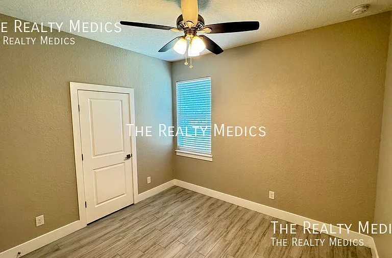 239 Hibiscus Ln — Photo 23