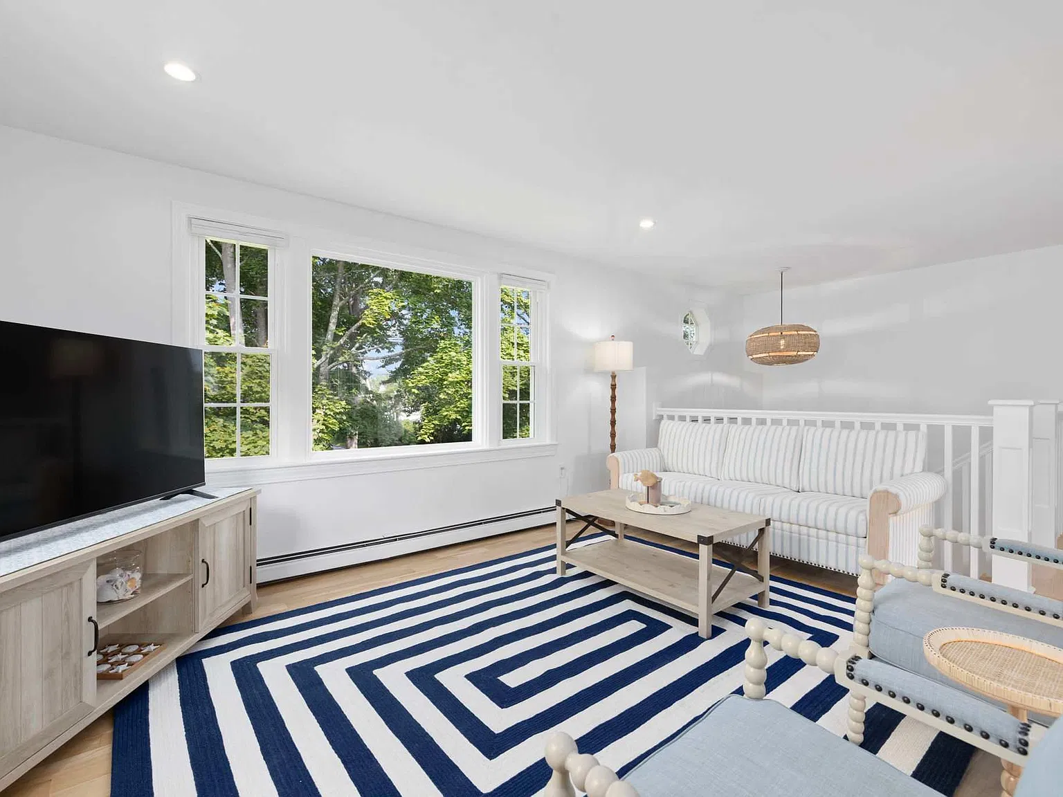 3 bed, 1332 sqft, $3,000 — Photo 1